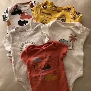 5 baby onesies